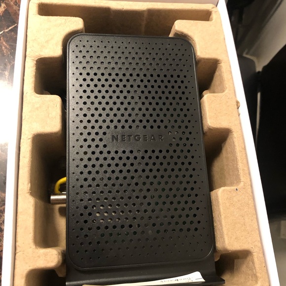 NETGEAR C3700 N600 WiFi CABLE MODEM ROUTER DUAL BAND GIGABIT 340 MBPS FAST ! - Picture 14 of 16